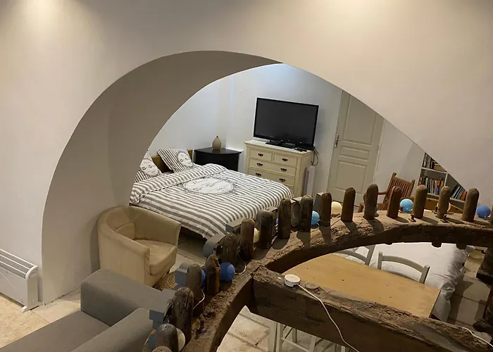 Croix Du Pape Nocleg ze śniadaniem 3*