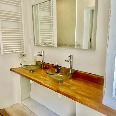 Croix Du Pape Bed & Breakfast *