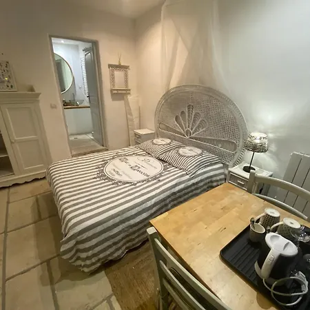 Croix Du Pape Bed & Breakfast