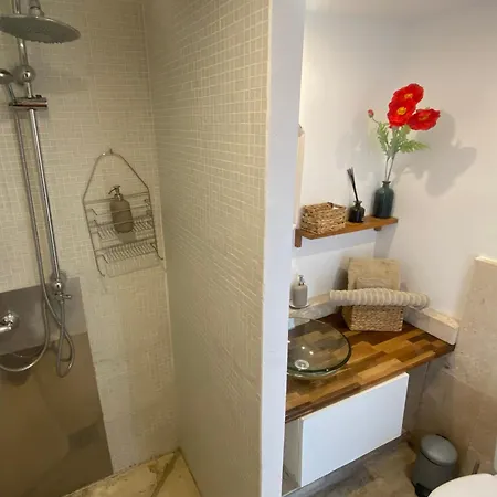 Bed & Breakfast Croix Du Pape 3*