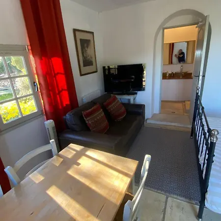 Bed & Breakfast Croix Du Pape 3*