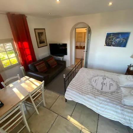Bed & Breakfast Croix Du Pape Èze
