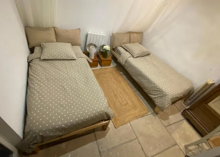 Croix Du Pape Bed & Breakfast 3*
